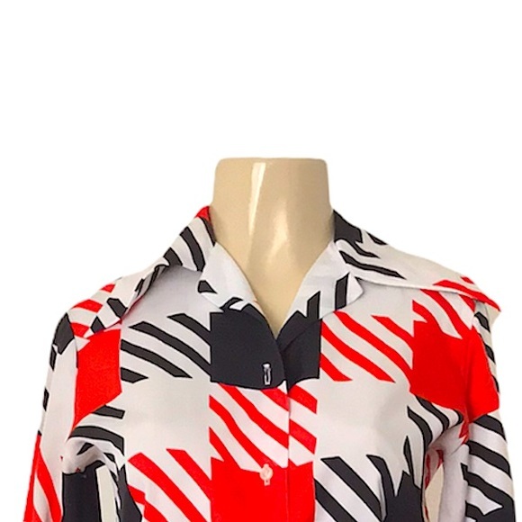 Vintage Mod Block Button Up Top Red, White and Black Pattern with collar - Picture 2 of 3